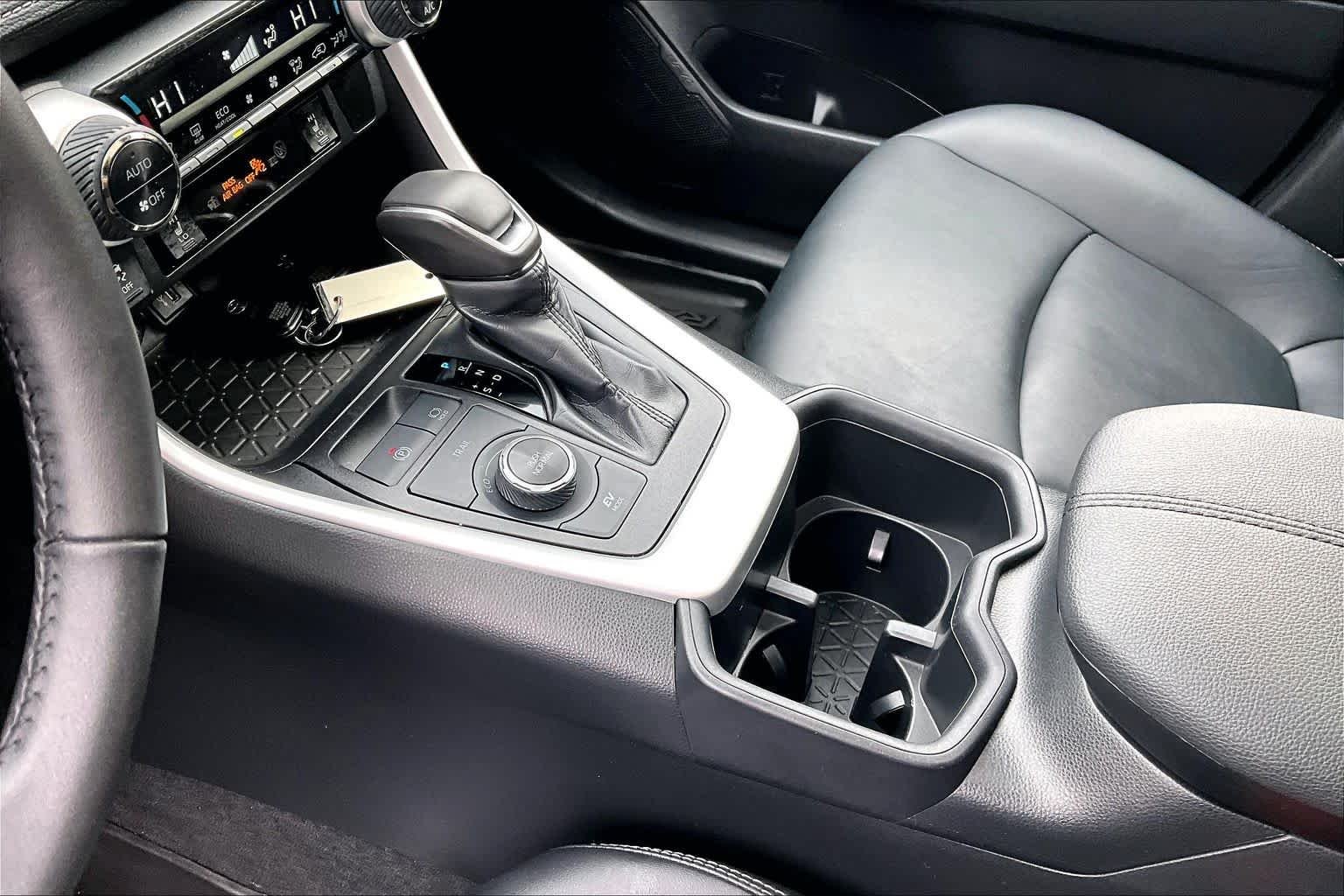 Used 2024 Midnight Black Metallic Toyota Hybrid XLE Premium image 16