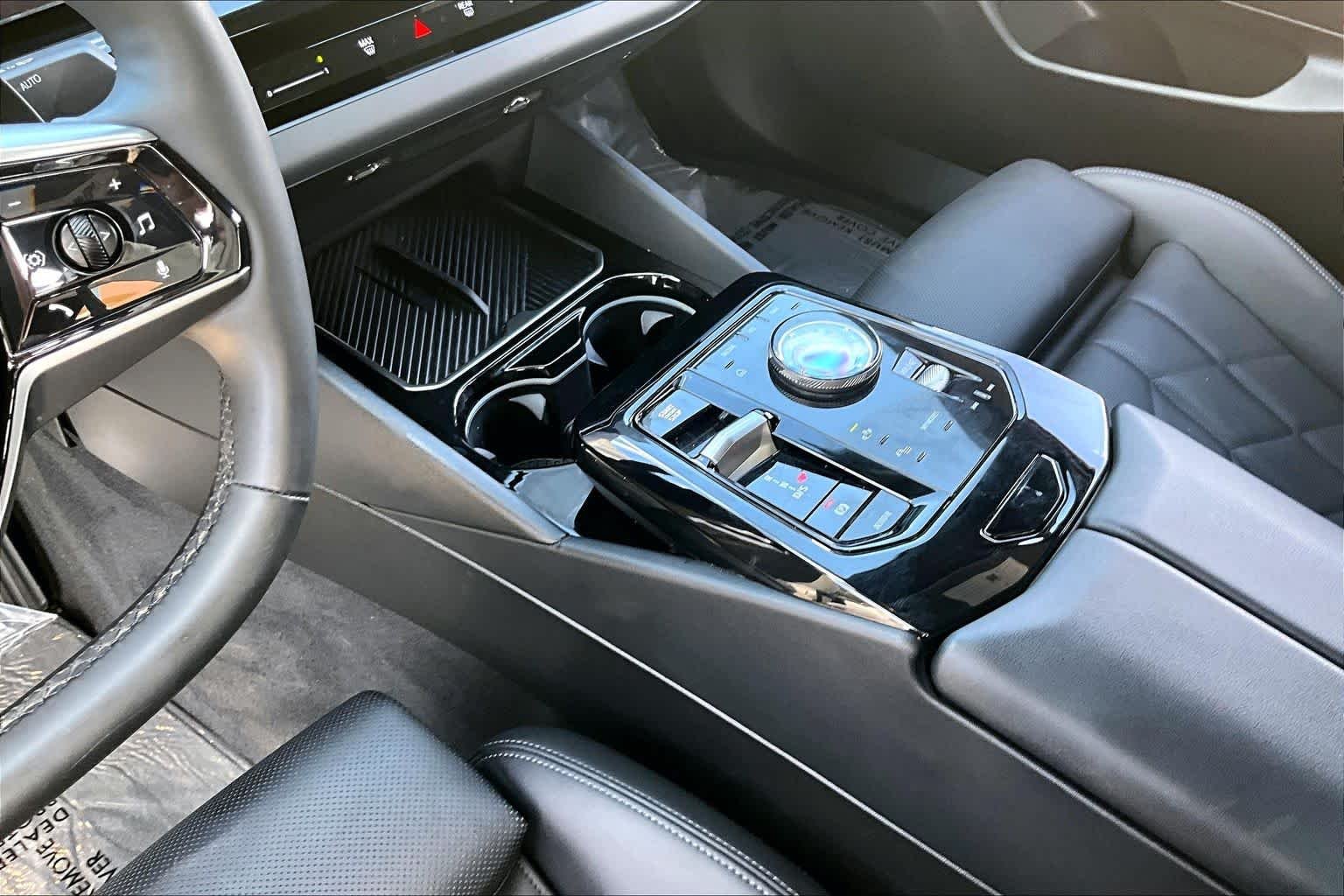 Used 2024 Black Sapphire Metallic BMW 530i image 13