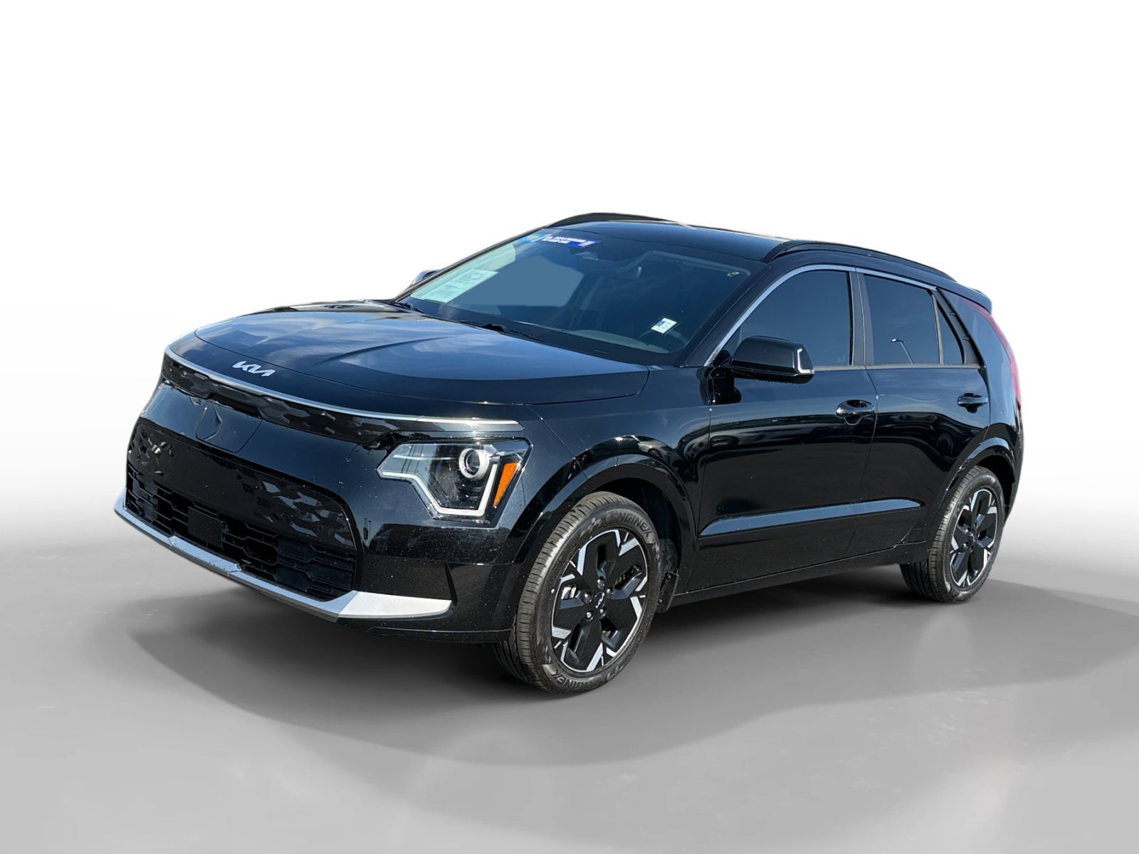 Used 2023 Aurora Black Kia Wind image 1
