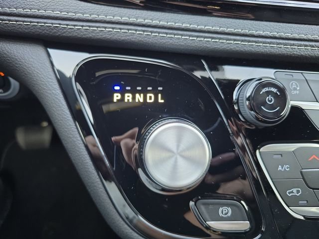 New 2026 Diamond Black Crystal Pearl-Coat Exterior Paint Chrysler Select image 21