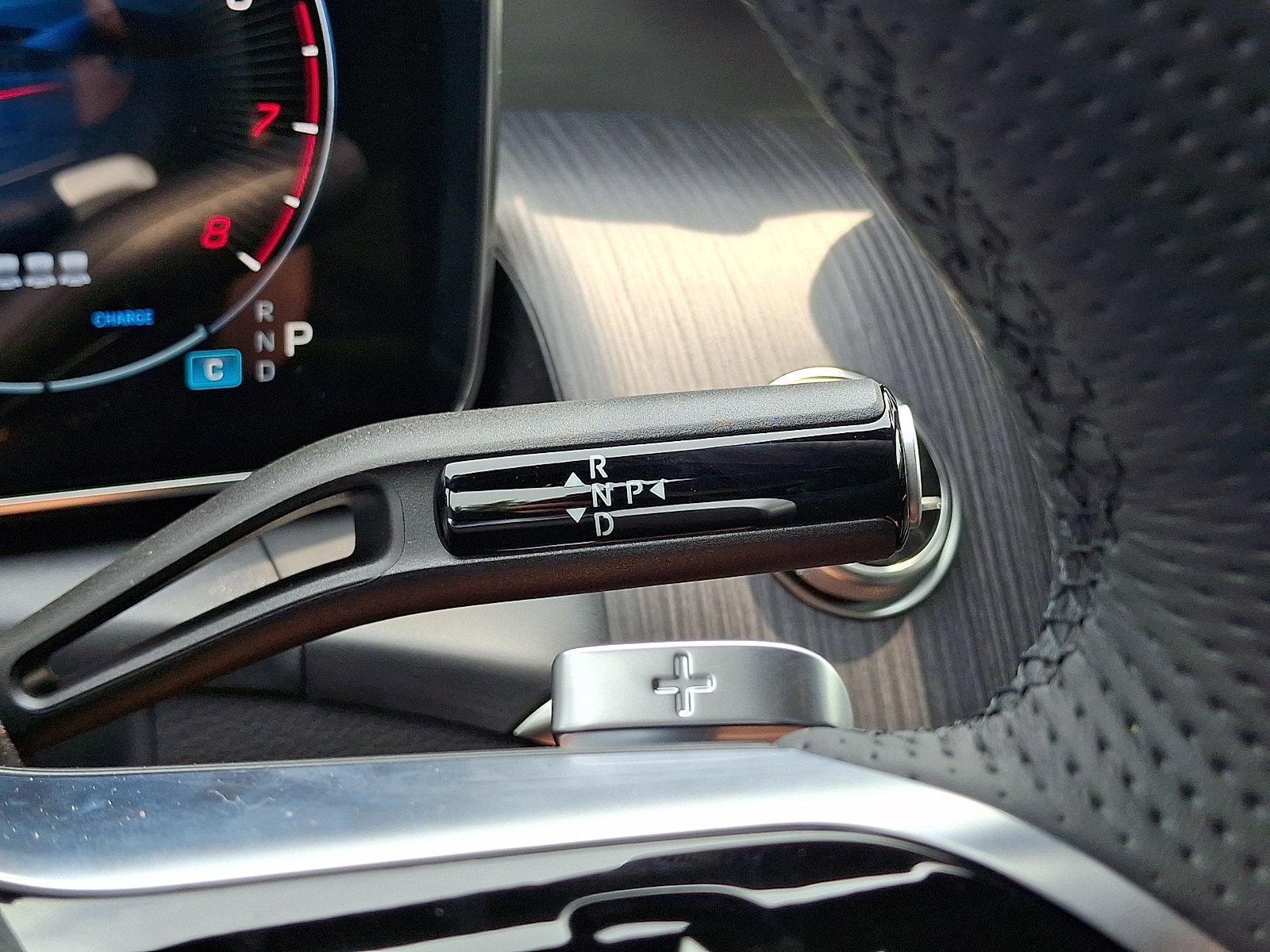New 2027 Graphite Grey Metallic Mercedes-Benz GLC 300 image 34