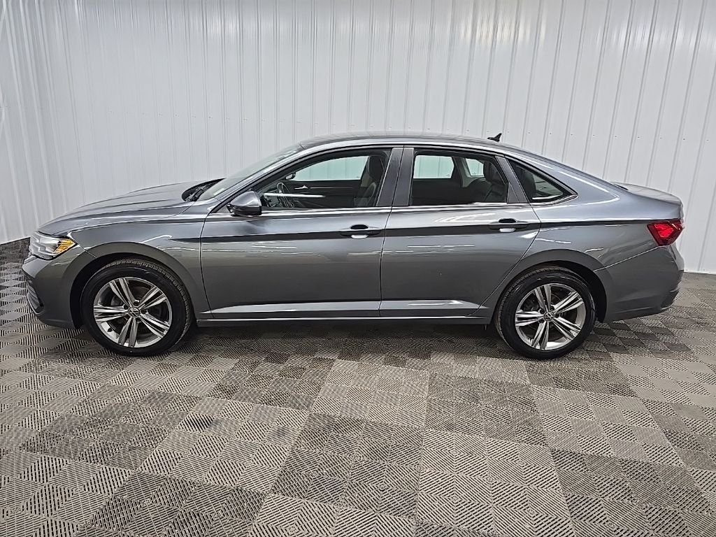 Used 2023 Gray Volkswagen 1.5T SE image 5