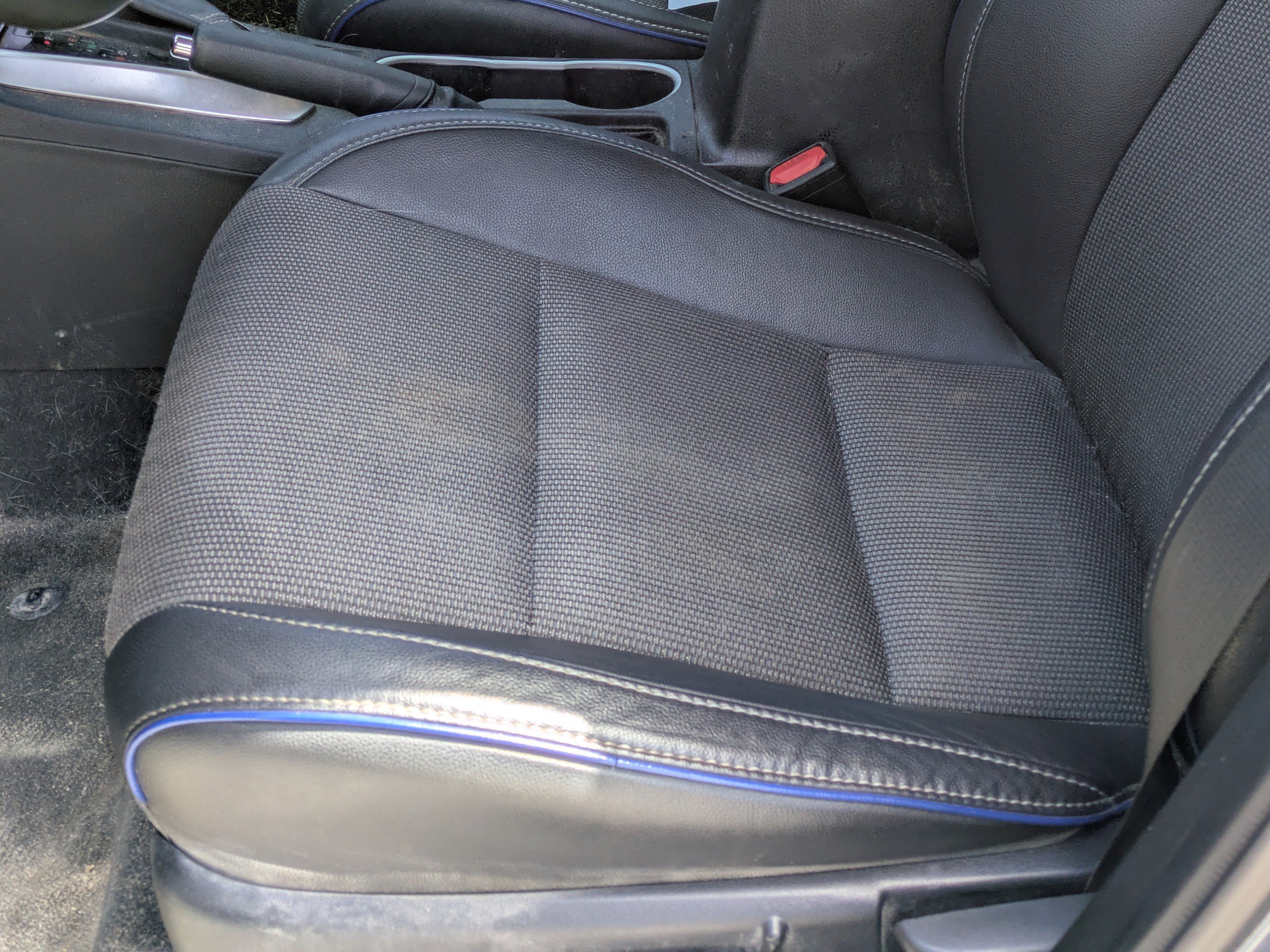 Used 2017  Toyota LE image 20