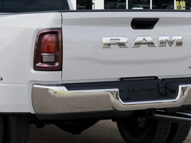 New 2026 Bright White Clear-Coat Exterior Paint RAM Tradesman image 39