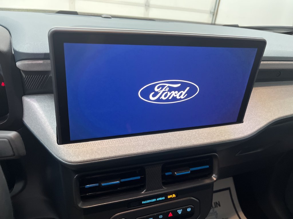 Used 2025 White Ford XLT image 19