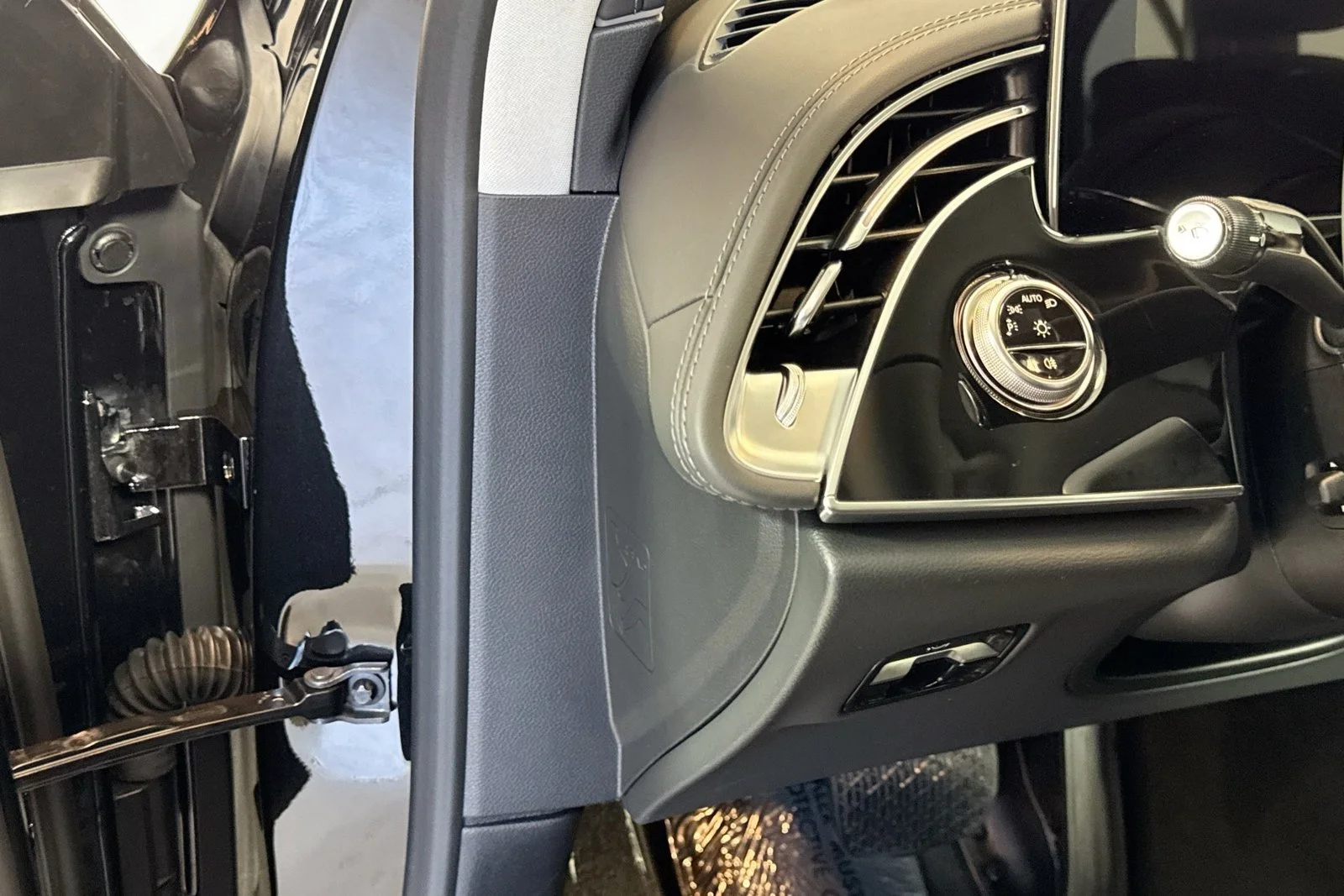 Used 2026 Obsidian Black Metallic Mercedes-Benz E 350 image 10