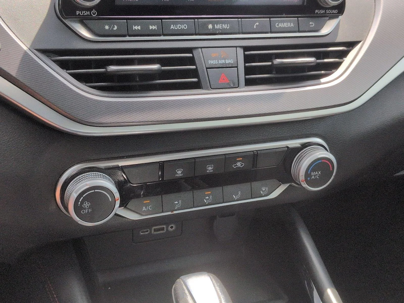 Used 2024 Super Black Nissan 2.5 SR image 27
