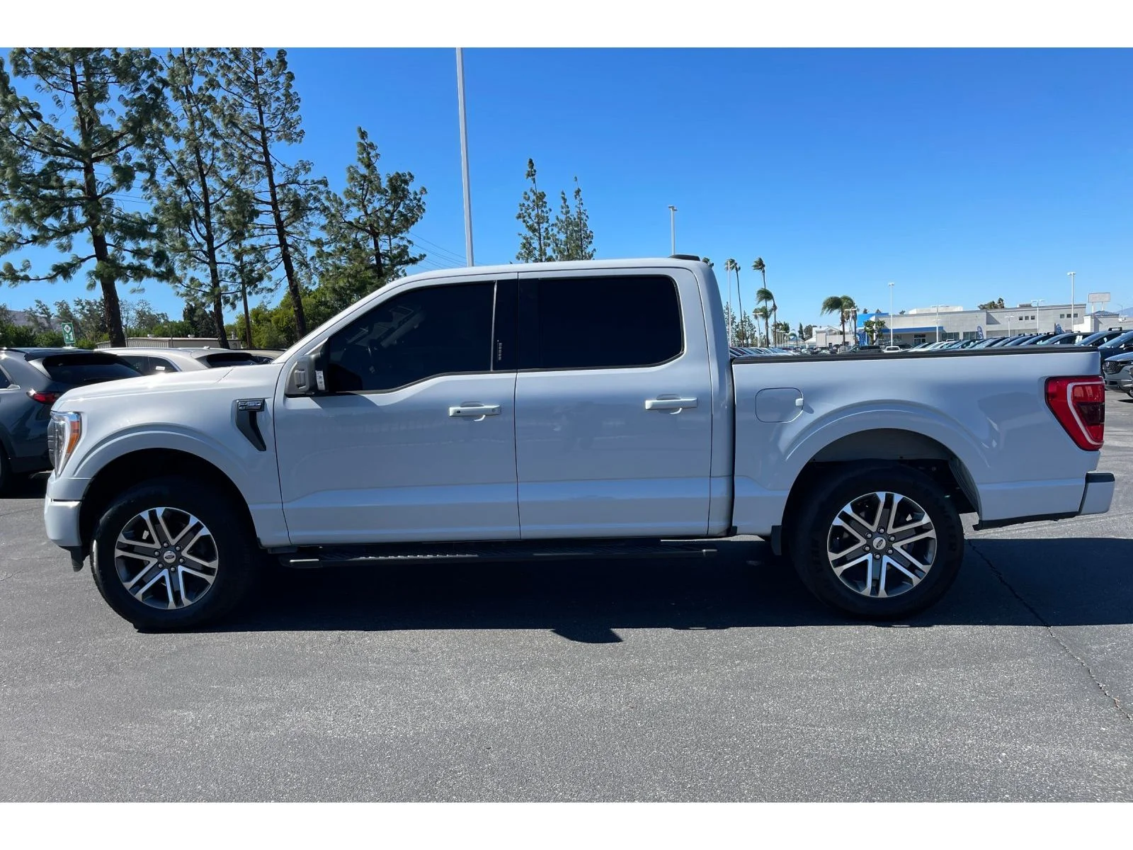 Used 2021 Space White Metallic Ford XLT image 2