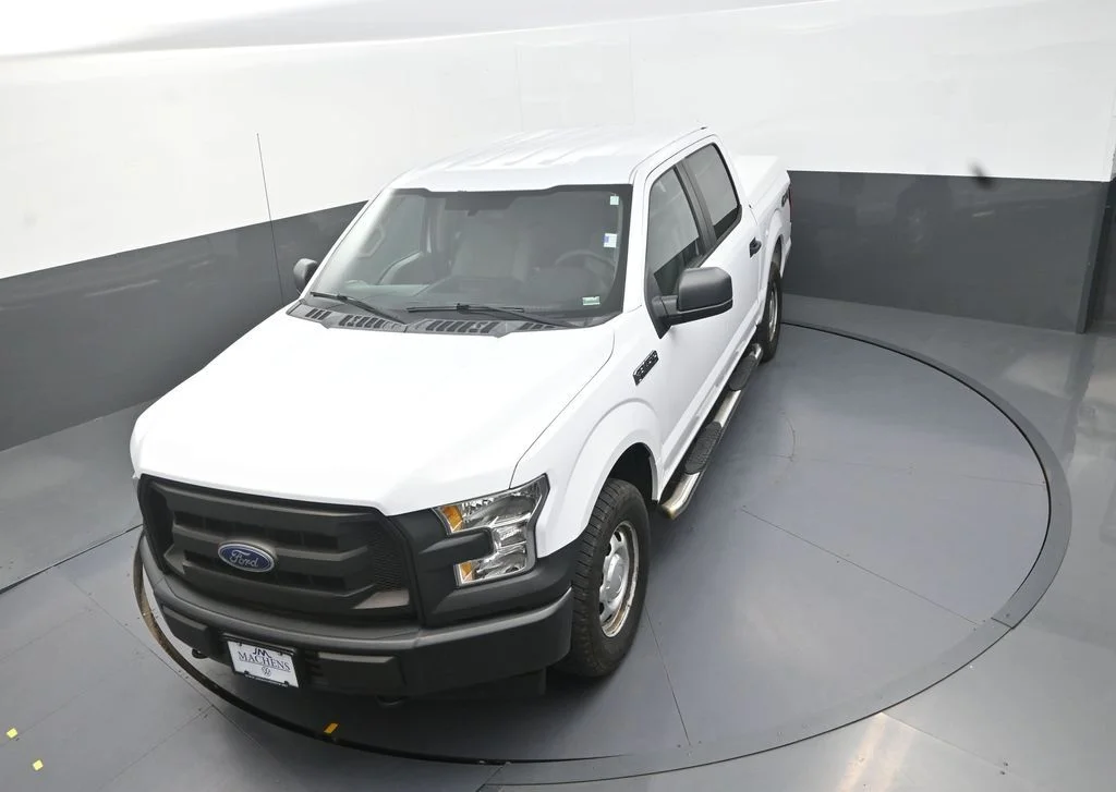 Used 2017 White Ford XL image 16