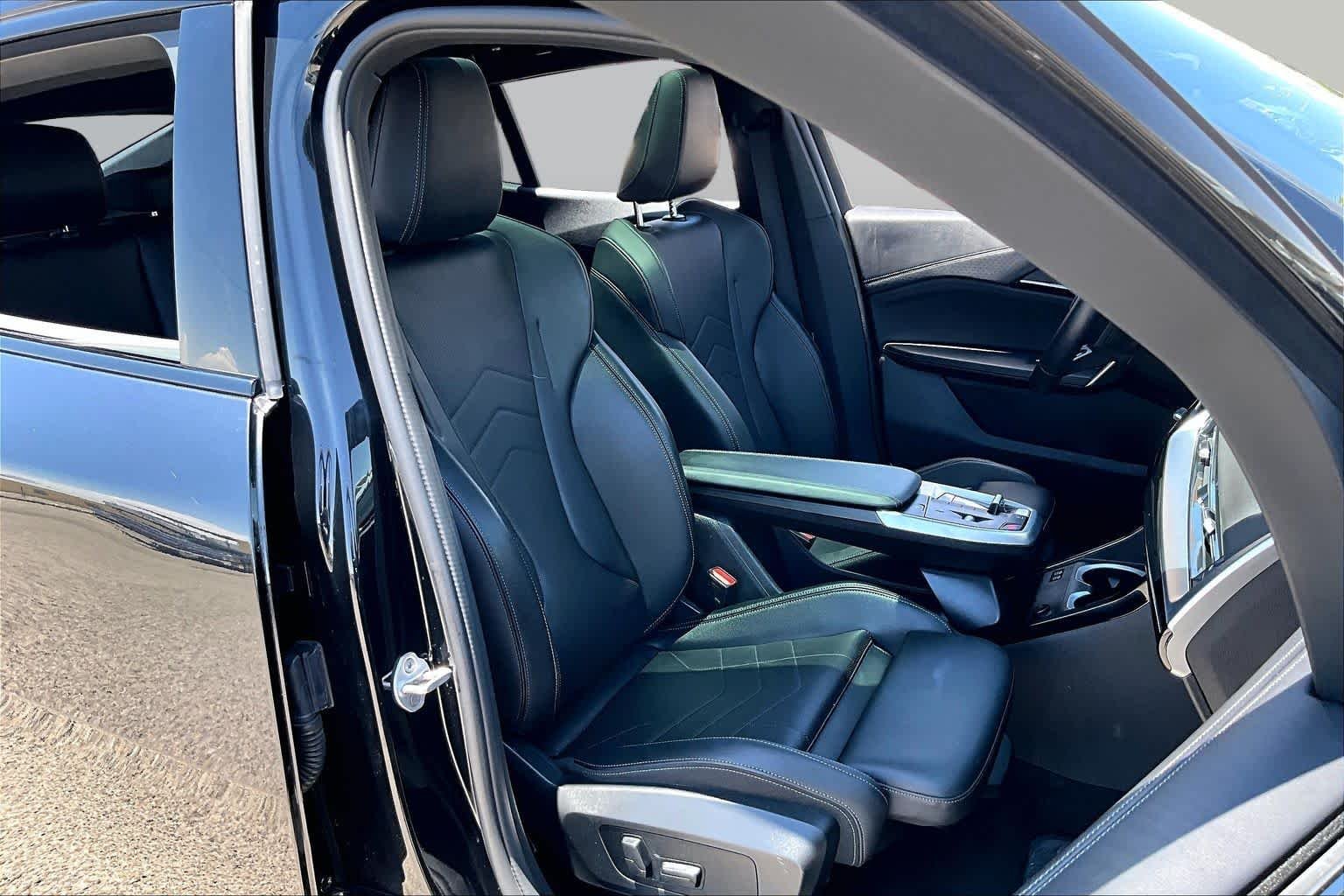Used 2025  BMW xDrive28i image 8