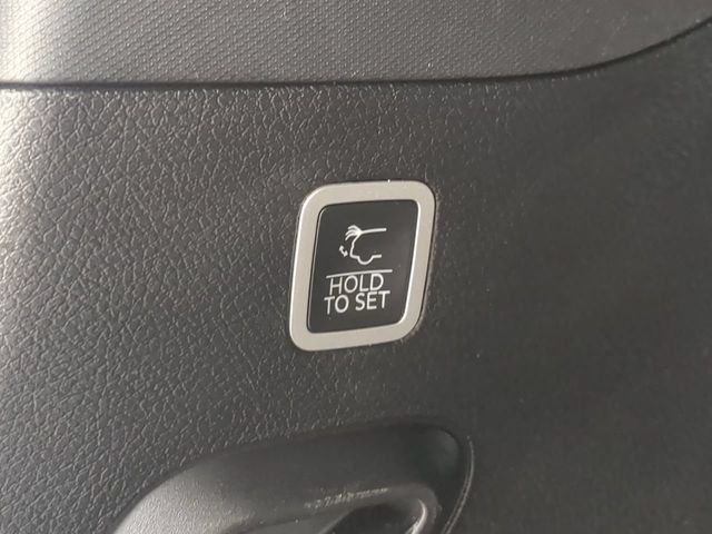 Used 2022 Black Jeep Series III image 15