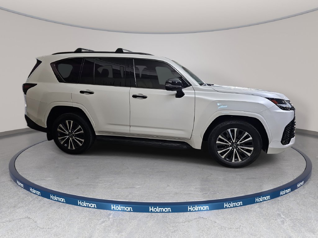 Used 2022 White Lexus 600 Premium image 5