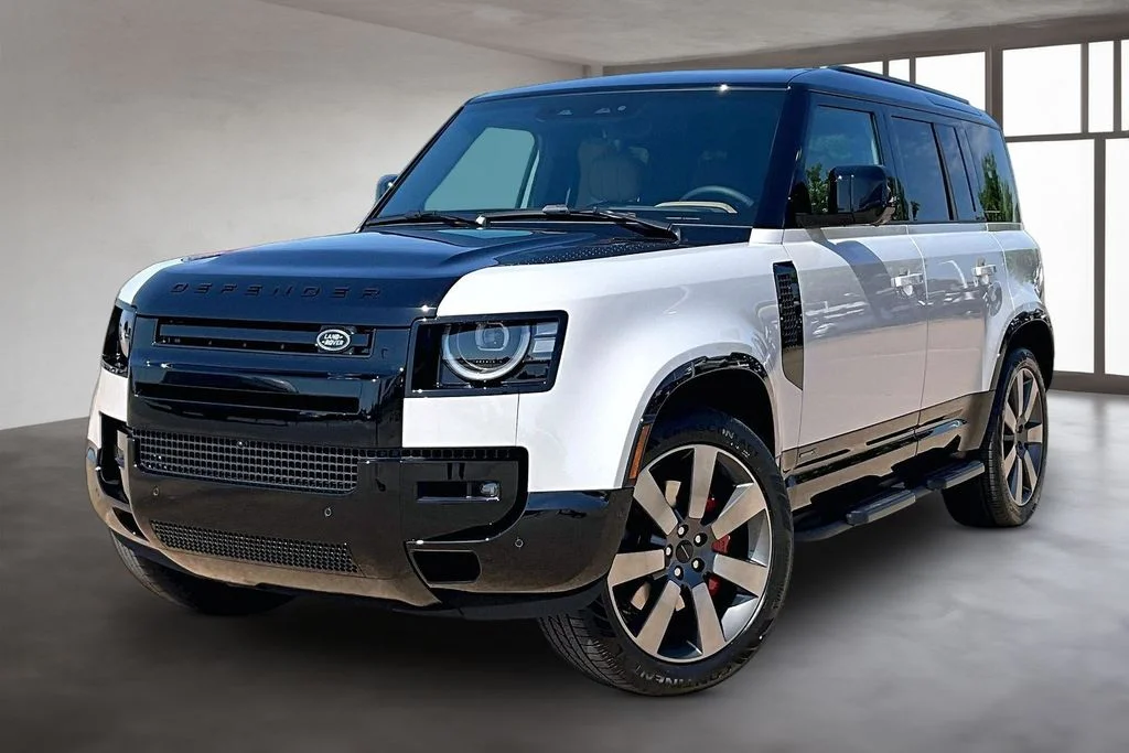 2026 Land Rover Defender 110 X P400's photo