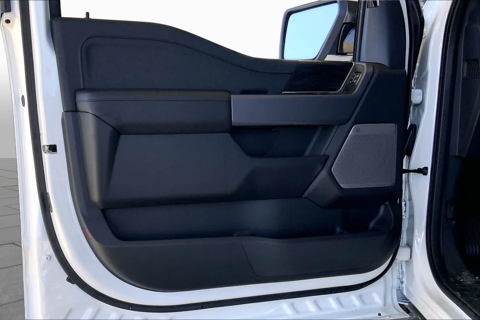 New 2026 Star White Metallic Tri-Coat Ford Lariat® image 10