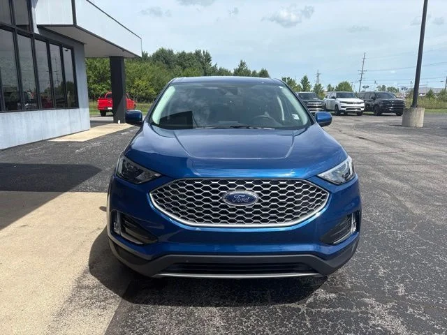 Used 2024 Blue Ford SEL image 9