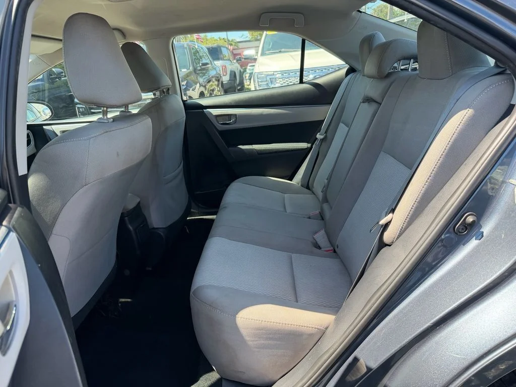 Used 2015 Gray Toyota LE image 12