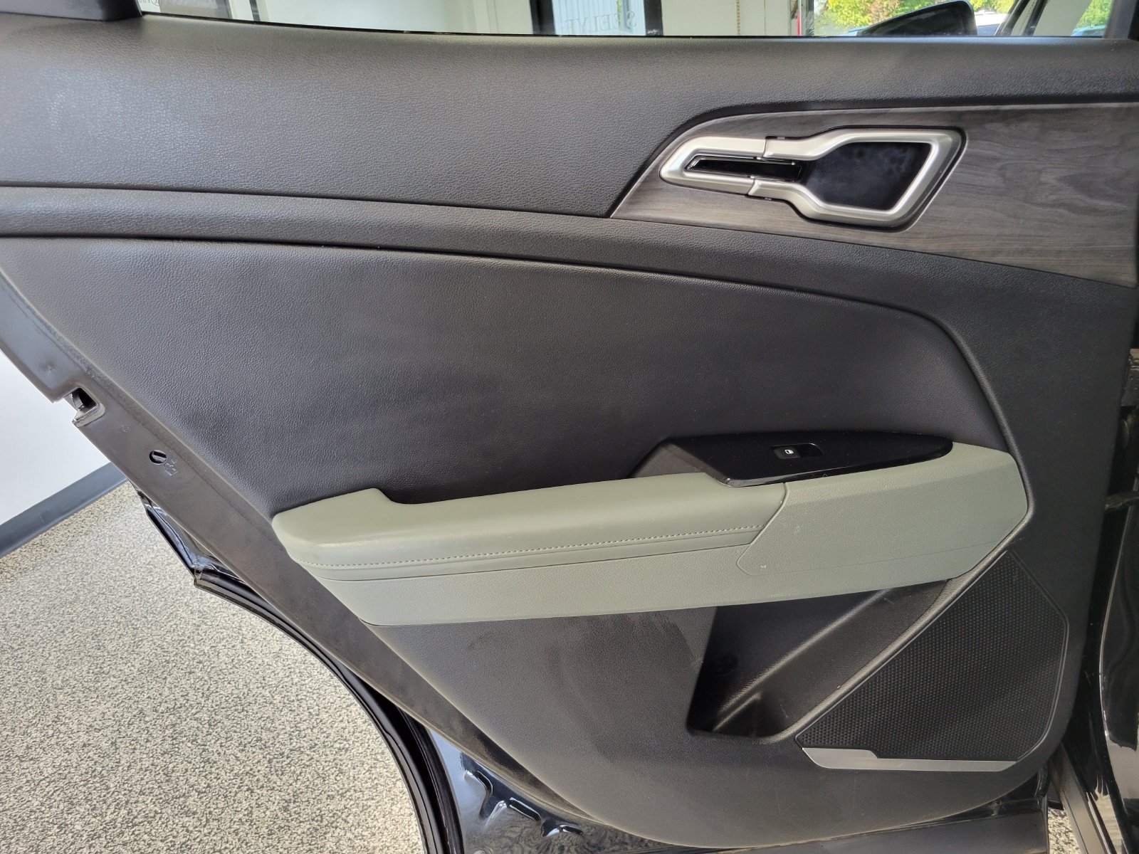 Used 2023 Black Kia X-Line image 24
