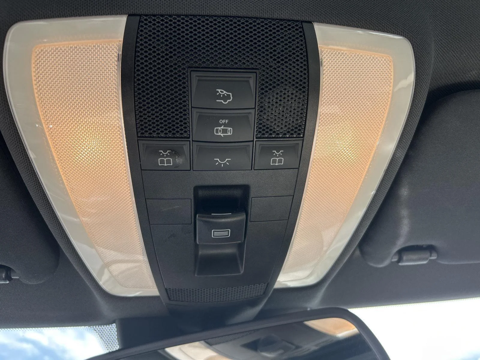Used 2012  Mercedes-Benz C 300 Sport image 19