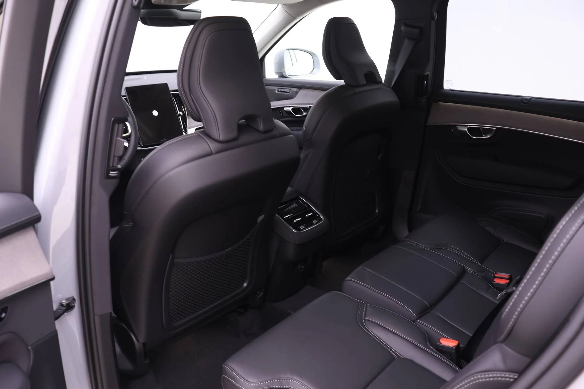 New 2026 Vapour Grey Volvo Ultra image 11