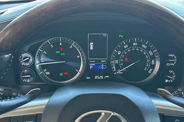 Used 2016 Silver Lexus 570 image 33