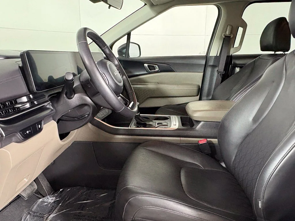 Used 2025 Gray Kia LXS image 19
