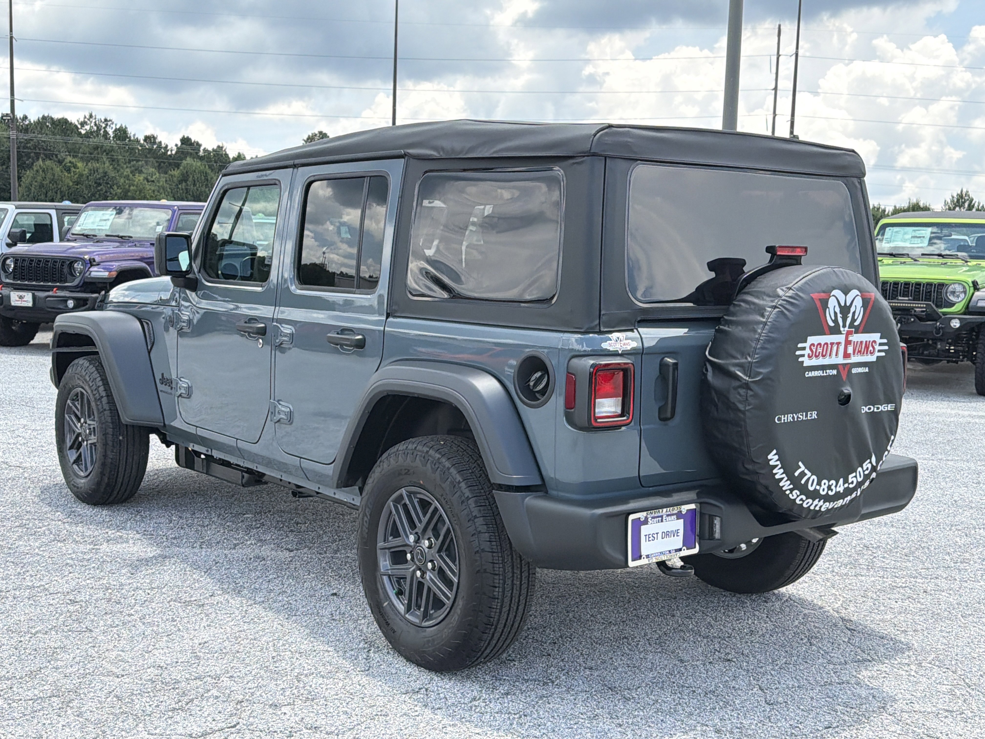 New 2026 Anvil Clear-Coat Exterior Paint Jeep Sport S image 6