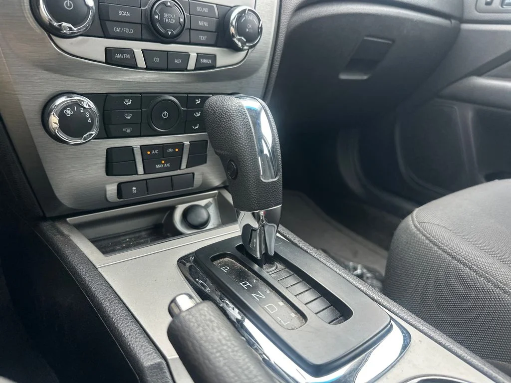Used 2010 Sterling Gray Metallic Ford SE image 18
