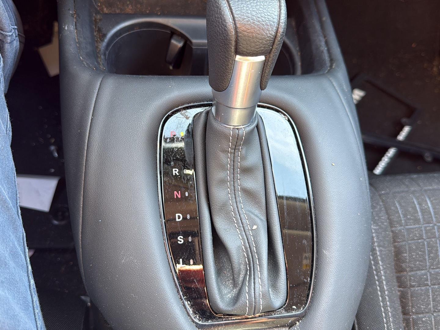 Used 2024 Platinum White Pearl Honda LX image 18
