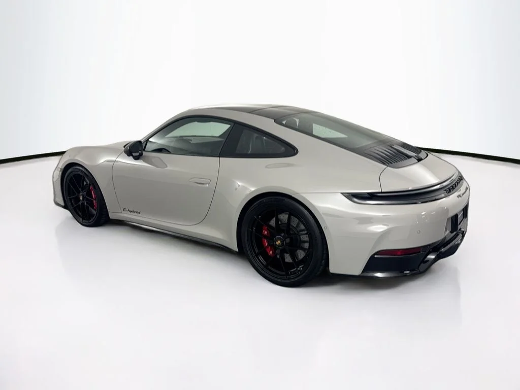 Used 2026  Porsche Carrera 4 GTS image 7