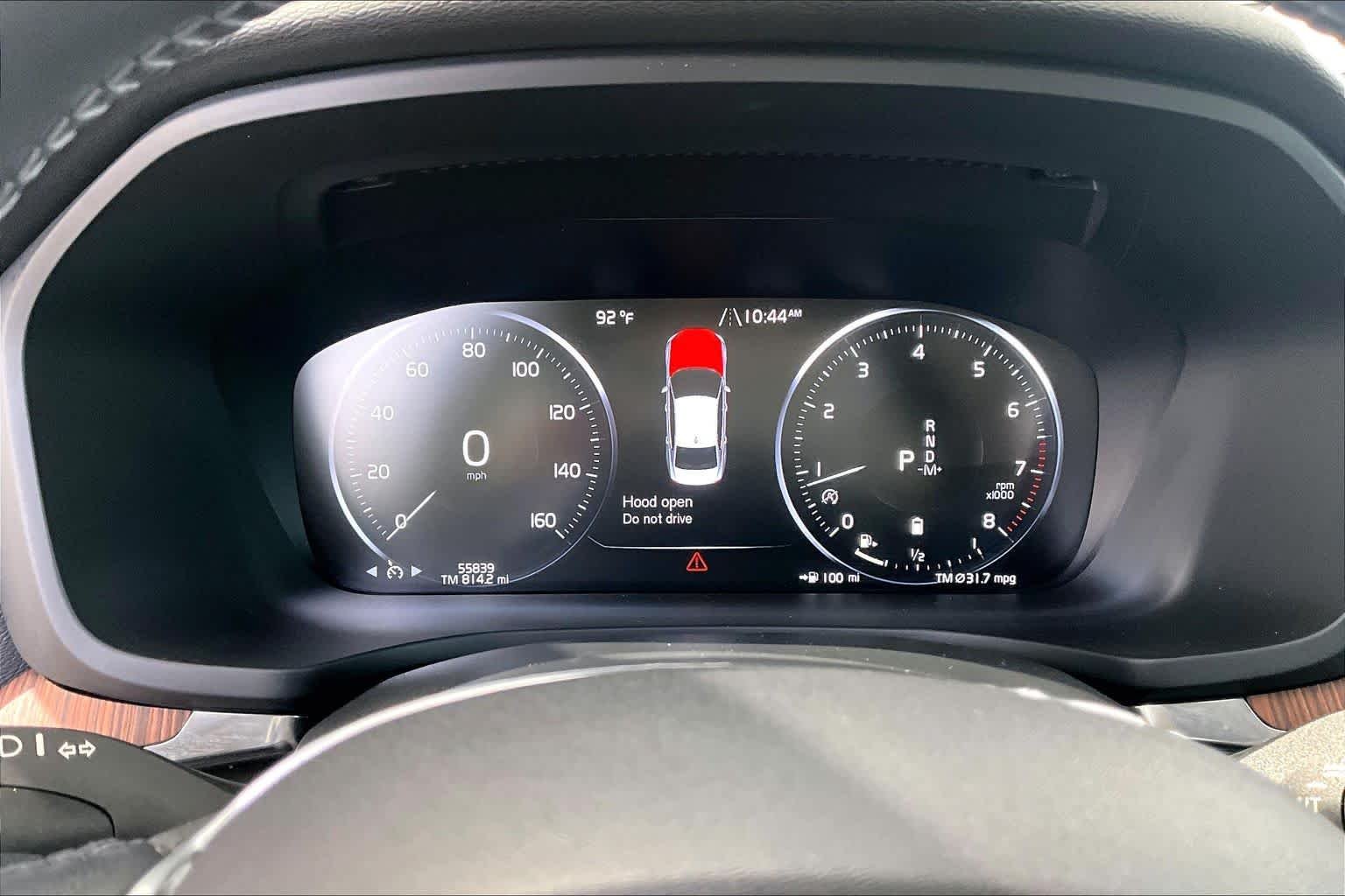 Used 2022 Crystal White Metallic Volvo Momentum image 26