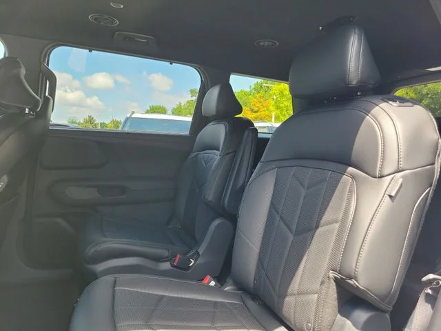 New 2027 Glacial White Pearl Kia X-Line EX image 8