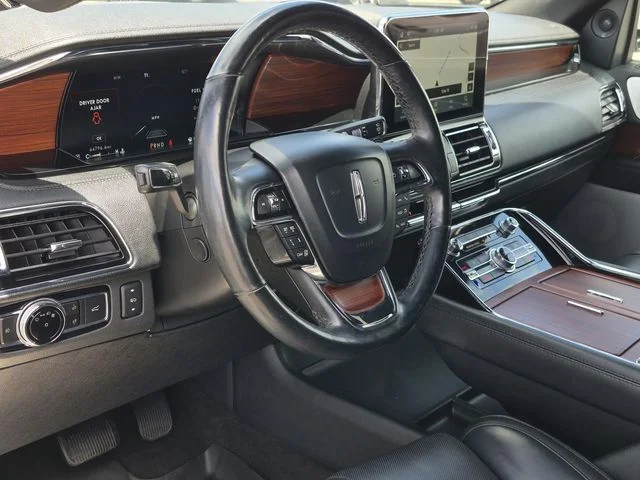 Used 2021 Pristine White Lincoln Reserve image 11
