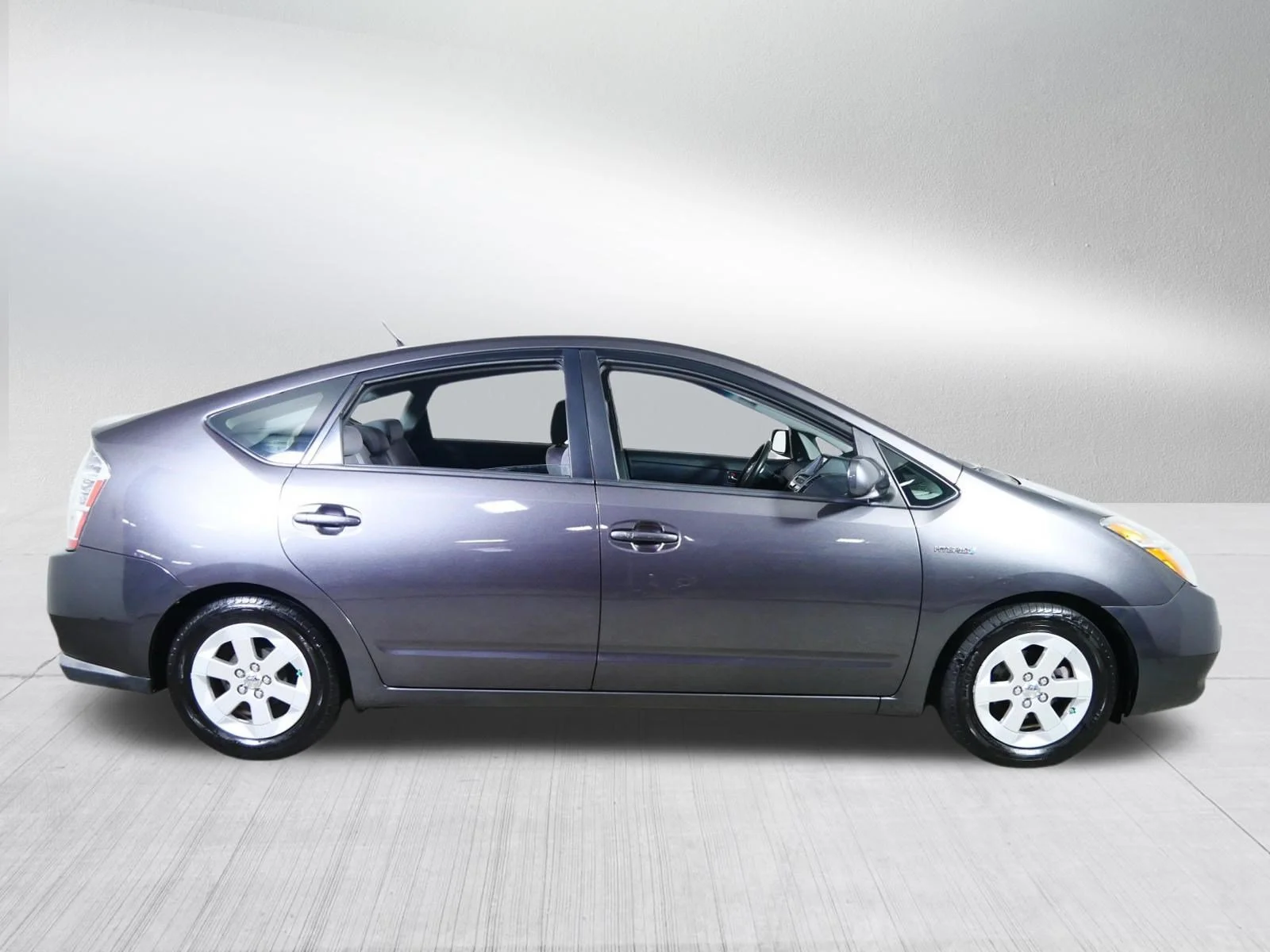 Used 2009 Magnetic Gray Metallic Toyota  image 8