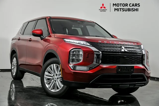 2024 Mitsubishi Outlander ES