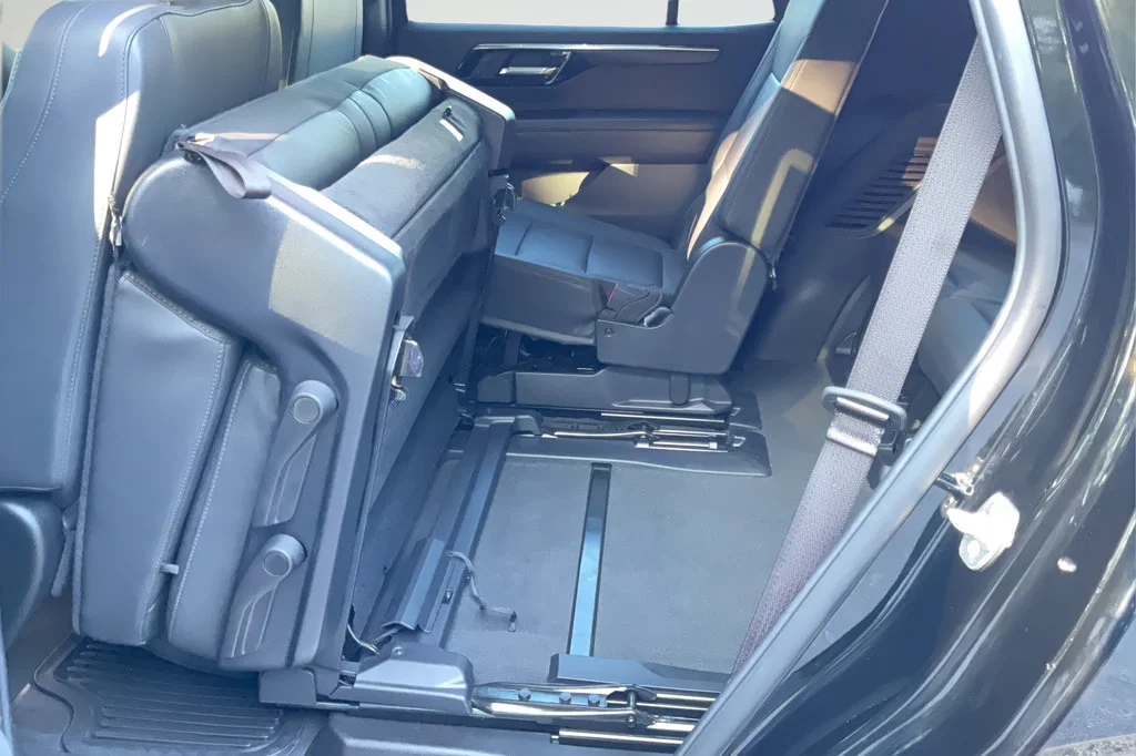 2025 Chevrolet Tahoe LT - Photo 32