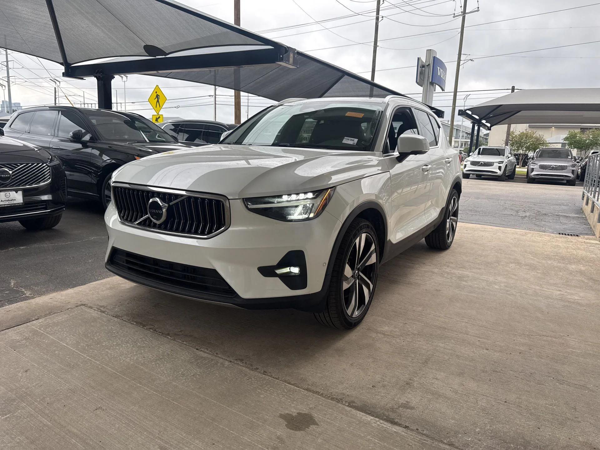 2023 Volvo XC40 B5 Plus Bright AWD's photo