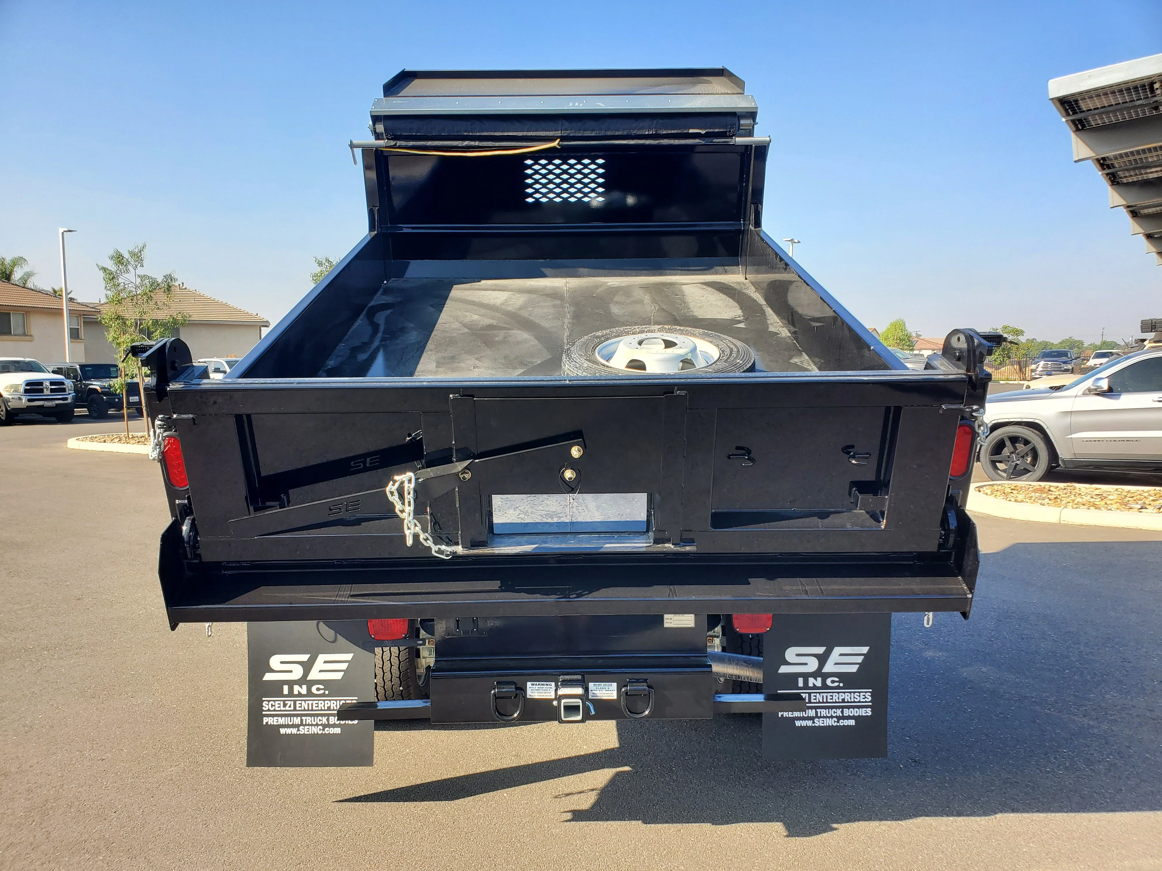 New 2026 Bright White Clearcoat RAM Tradesman image 25