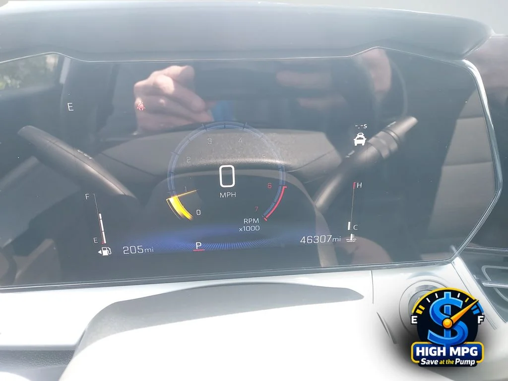 Used 2025 White Chevrolet LT image 13