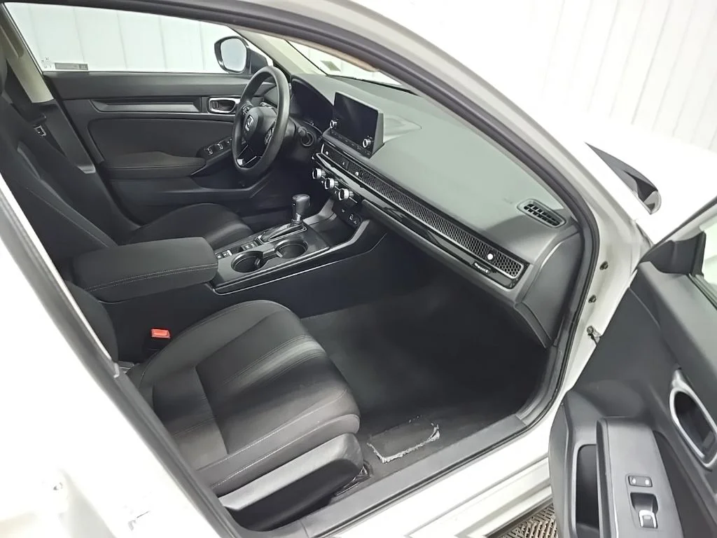Used 2023 White Honda LX image 15