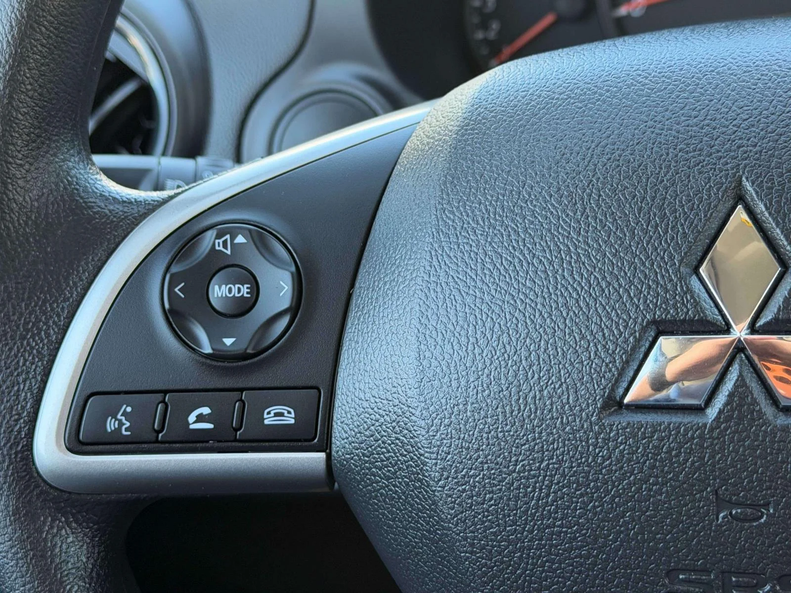 Used 2024 Sapphire Blue Metallic Mitsubishi ES image 14