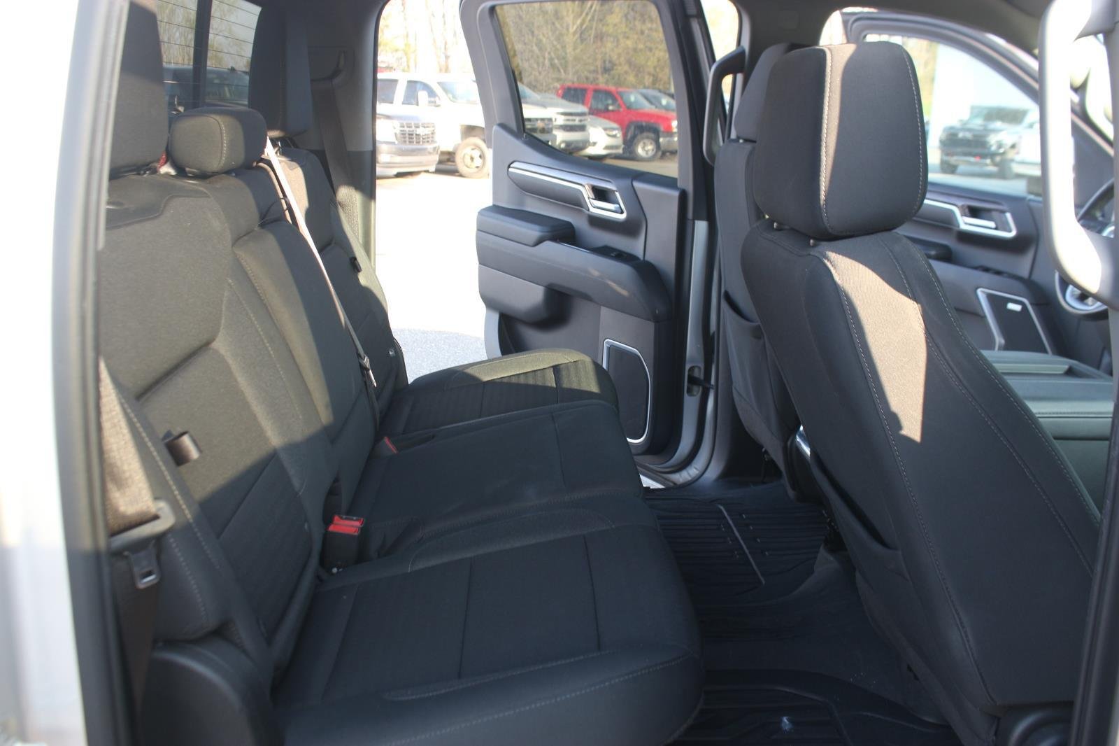Used 2022 Quicksilver Metallic GMC Elevation image 35