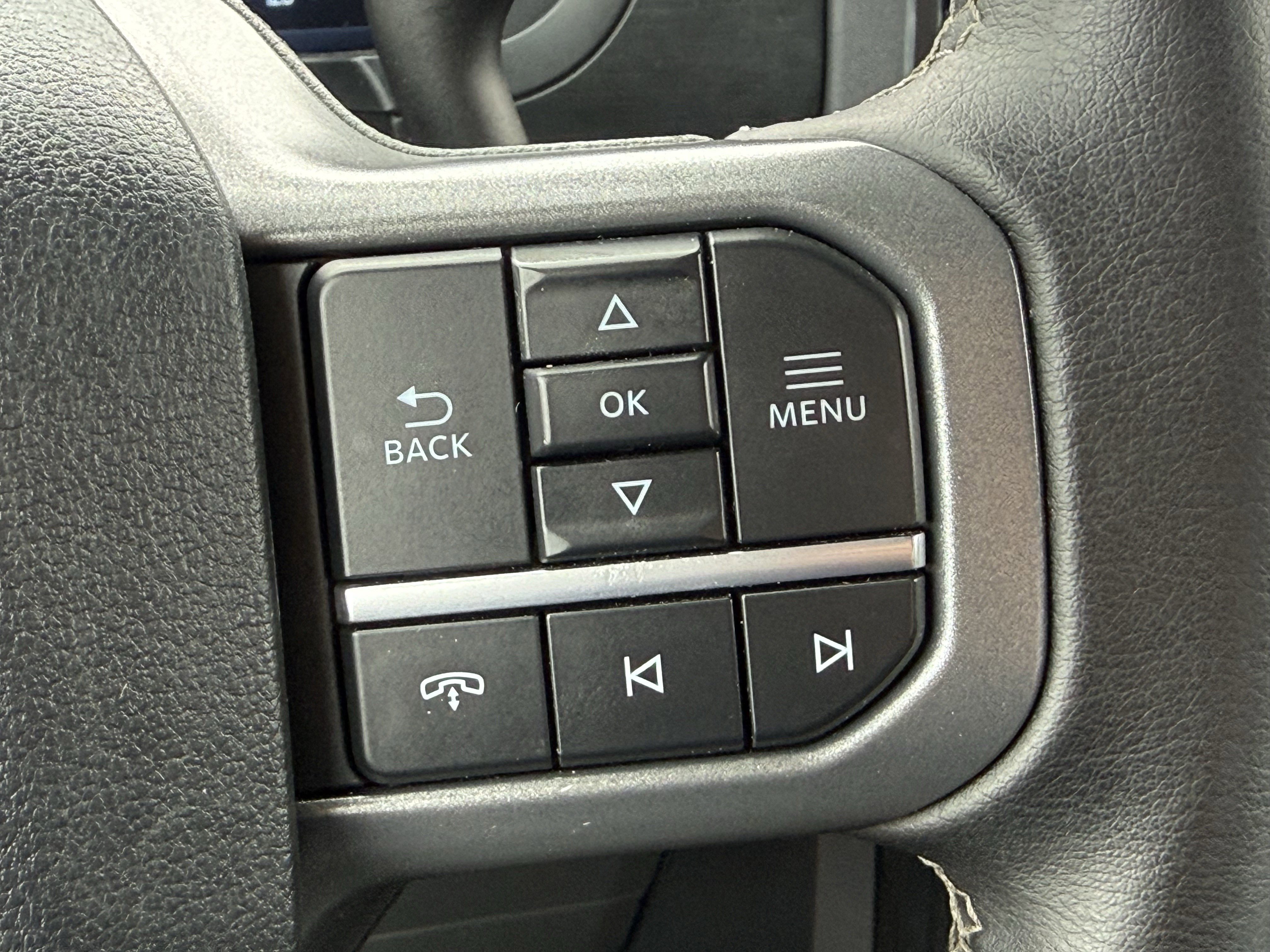Used 2025 Silver Metallic Ford XLT image 17
