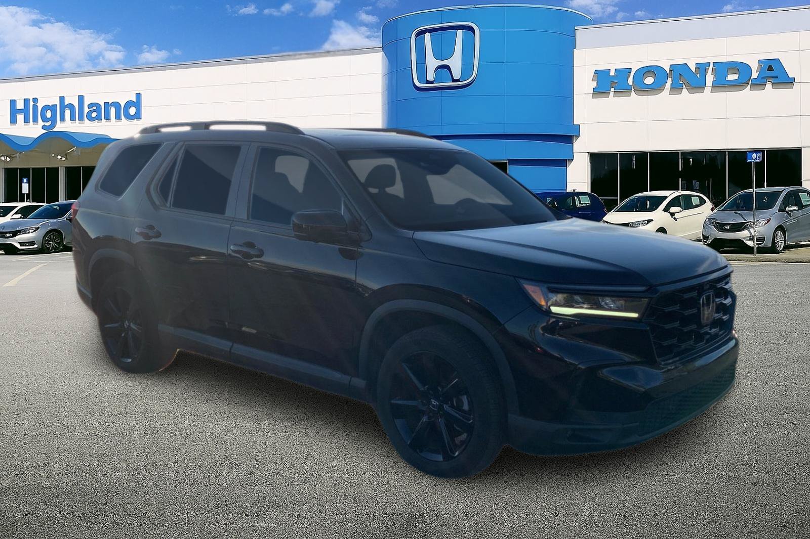 Certified Used 2025 Black Honda Black Edition image 7