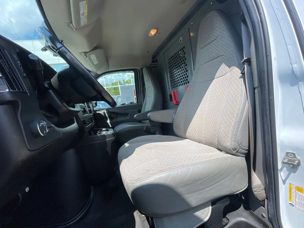 Used 2023 White GMC Work Van image 14
