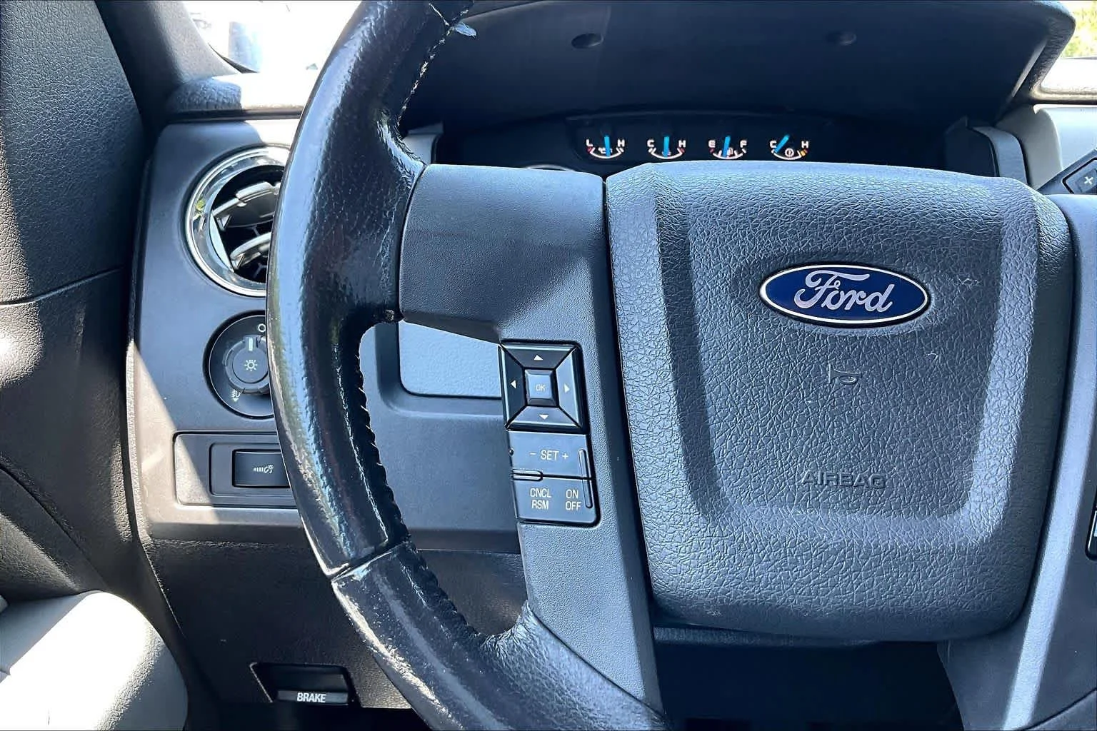 Used 2014 Ingot Silver Metallic Ford XLT image 23