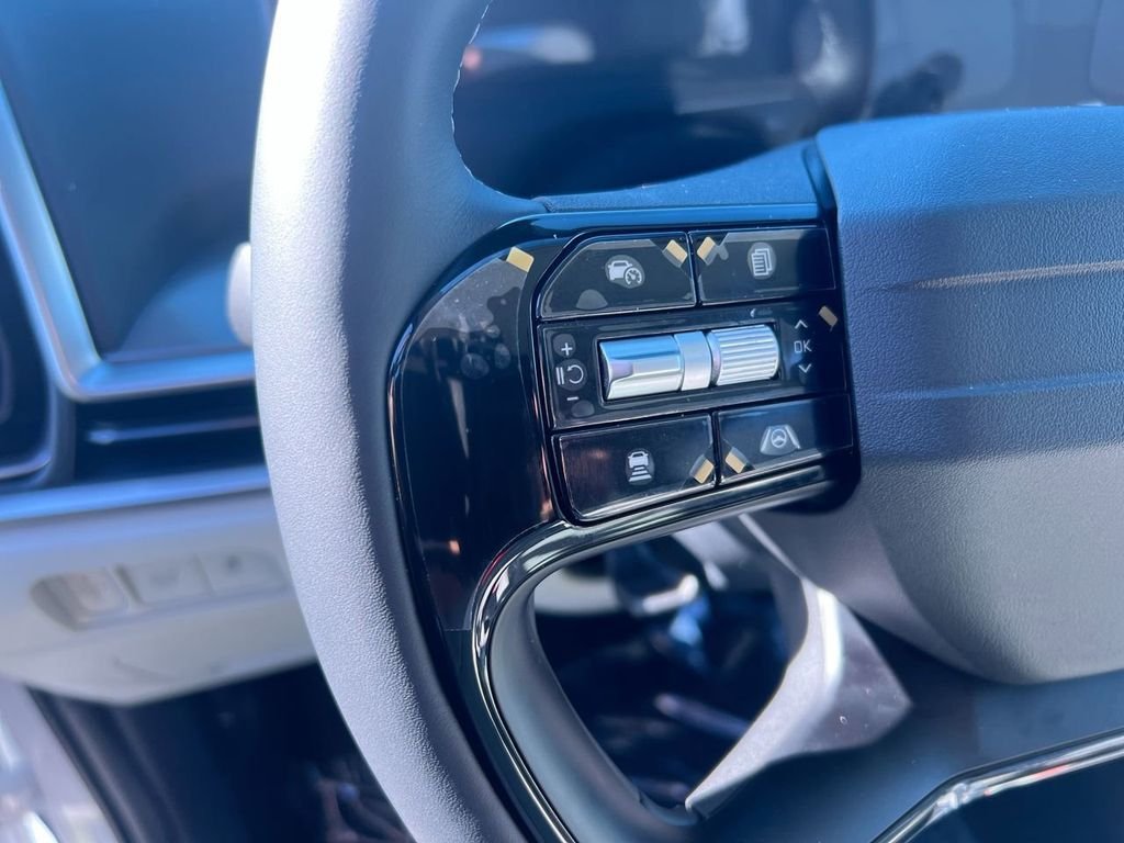 New 2026 Glacial White Pearl Kia EX image 18