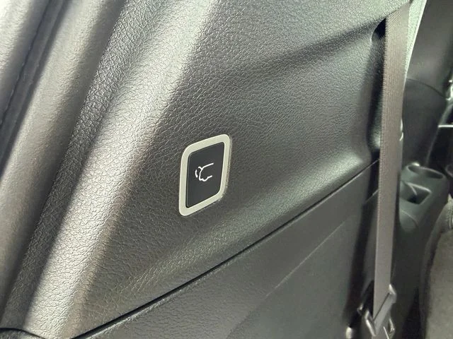 New 2026 Diamond Black Crystal Pearl-Coat Exterior Paint Chrysler Select image 29