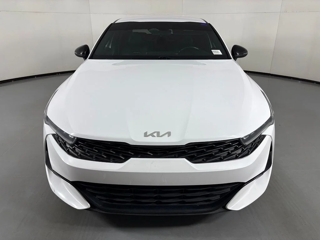 Used 2022 White Kia GT-Line image 3