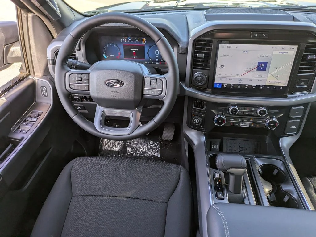New 2026 Carbonized Gray Metallic Ford XLT image 15