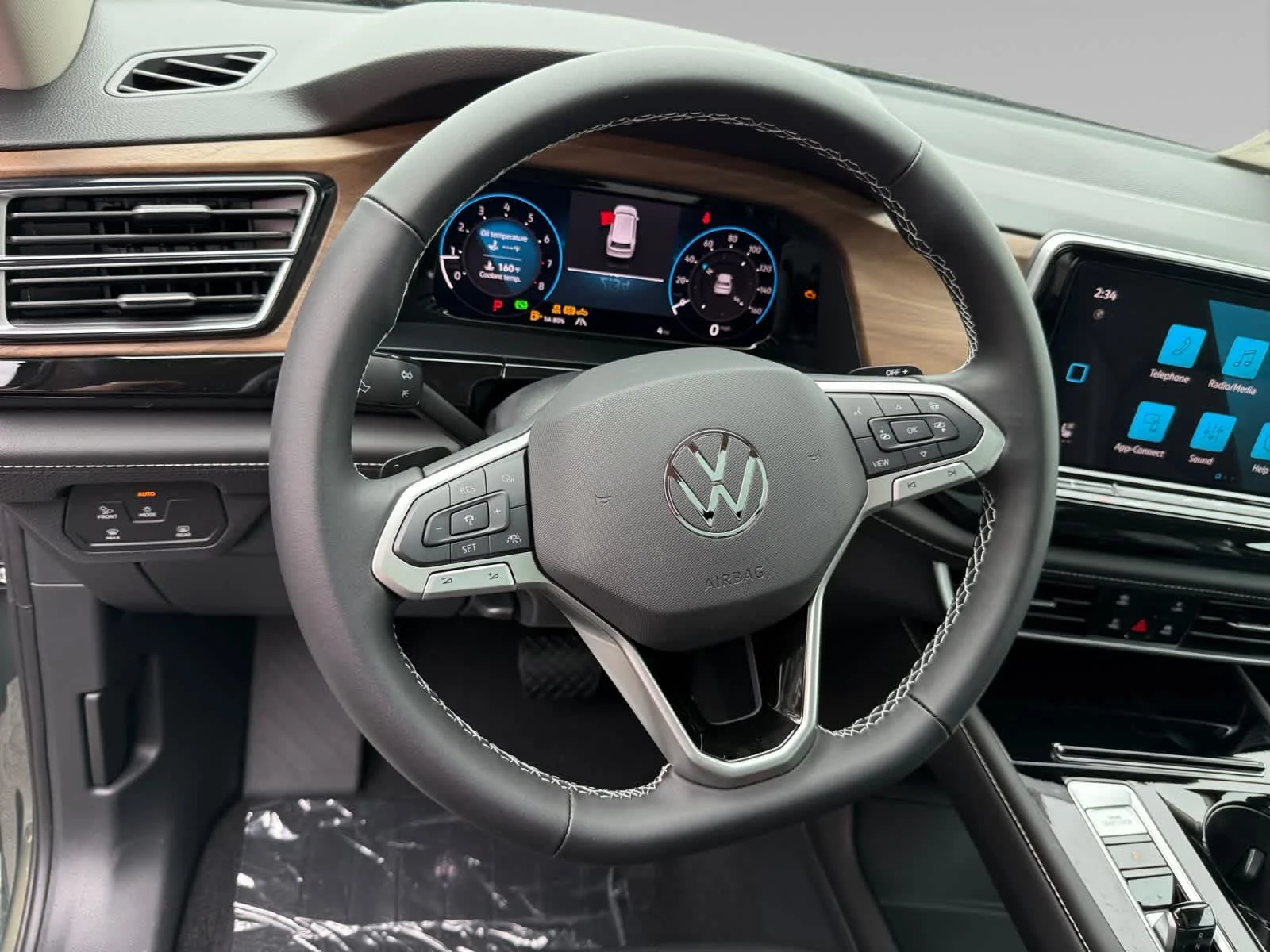 2026 Volkswagen Atlas SE w/Tech - Photo 13